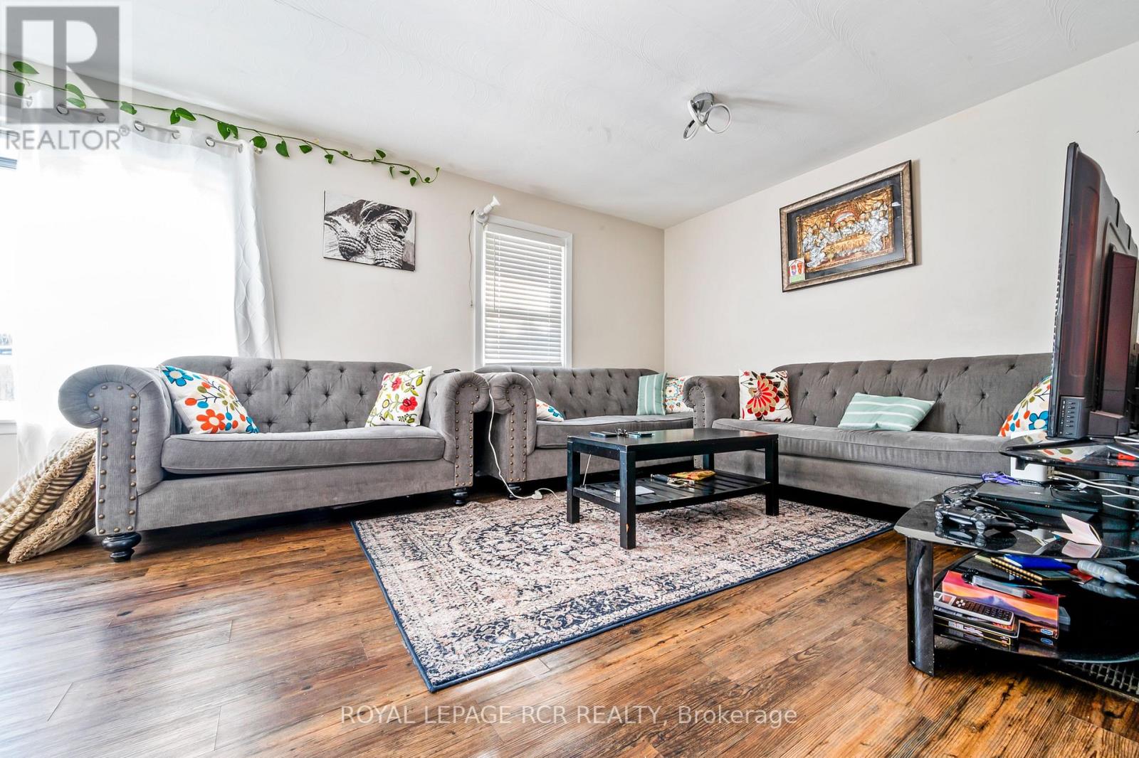 6 Sullivan Drive, New Tecumseth (Tottenham), Ontario  L0G 1W0 - Photo 4 - N12730802