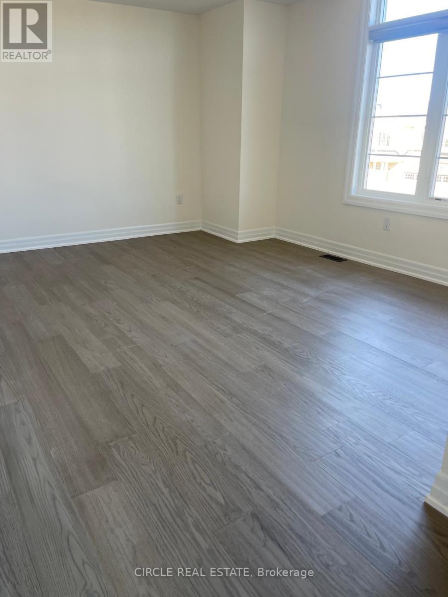 Upper Level - 213 Danny Wheeler Boulevard, Georgina, Ontario  L4P 0J8 - Photo 26 - N12730812