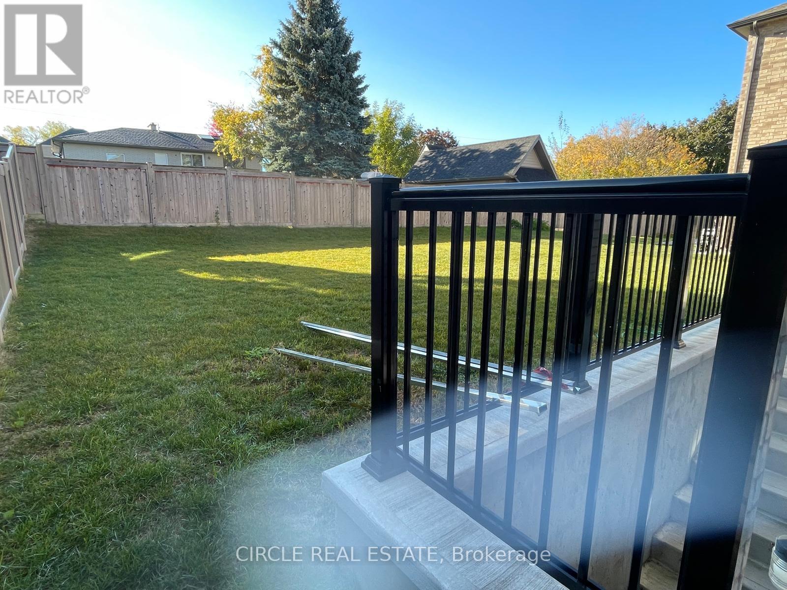 Upper Level - 213 Danny Wheeler Boulevard, Georgina, Ontario  L4P 0J8 - Photo 30 - N12730812