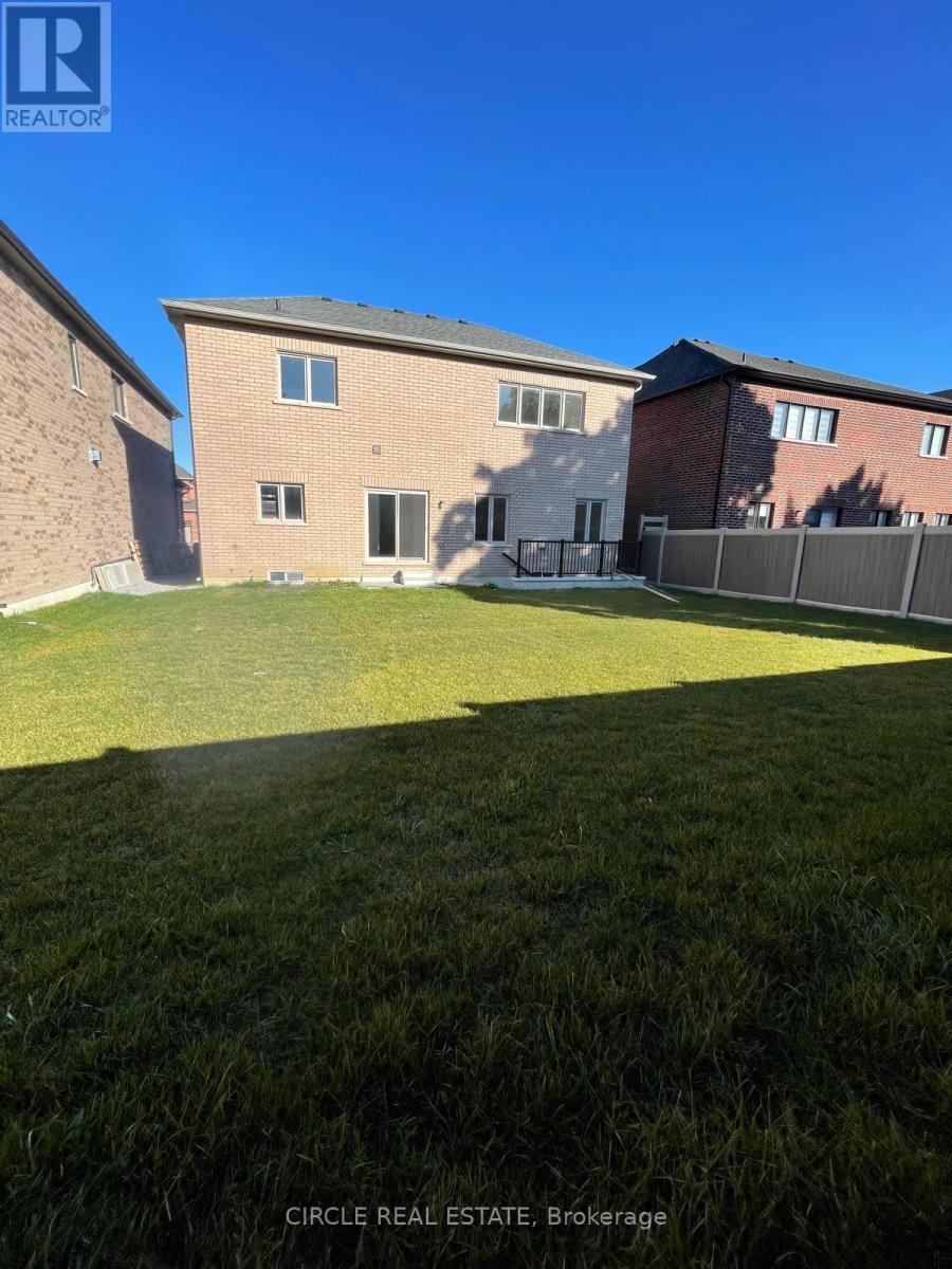 Upper Level - 213 Danny Wheeler Boulevard, Georgina, Ontario  L4P 0J8 - Photo 31 - N12730812