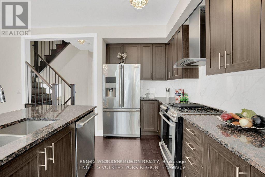 29 Nardini Lane N, Richmond Hill, Ontario  L4C 1C2 - Photo 12 - N12730852