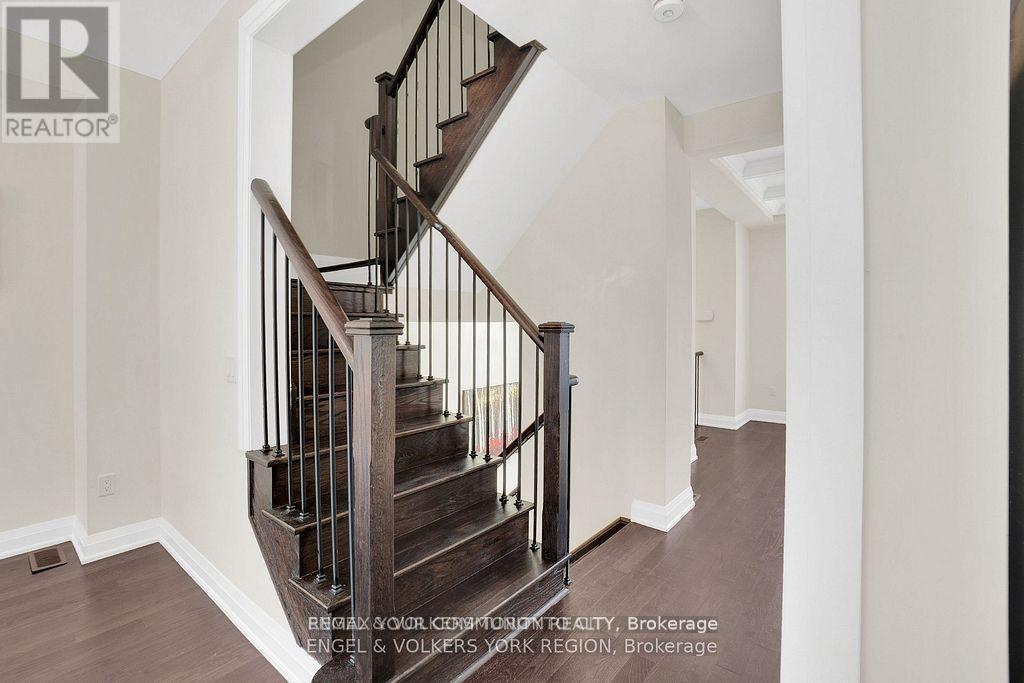 29 Nardini Lane N, Richmond Hill, Ontario  L4C 1C2 - Photo 20 - N12730852