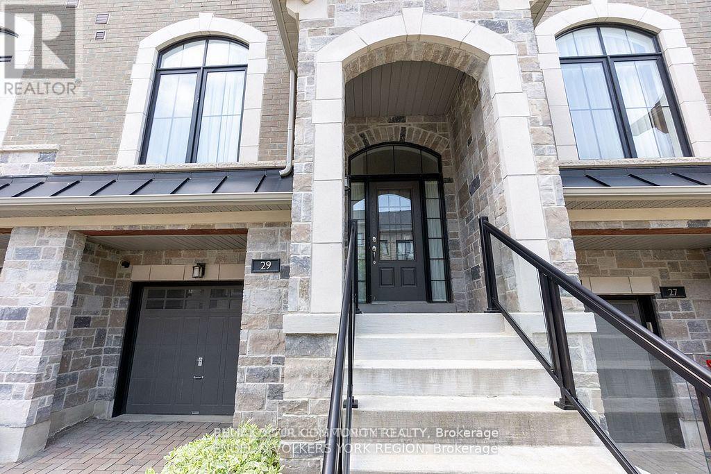 29 Nardini Lane N, Richmond Hill, Ontario  L4C 1C2 - Photo 3 - N12730852