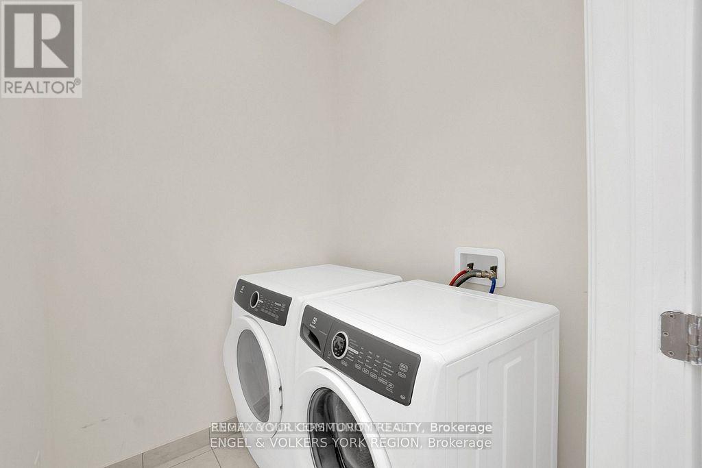 29 Nardini Lane N, Richmond Hill, Ontario  L4C 1C2 - Photo 34 - N12730852