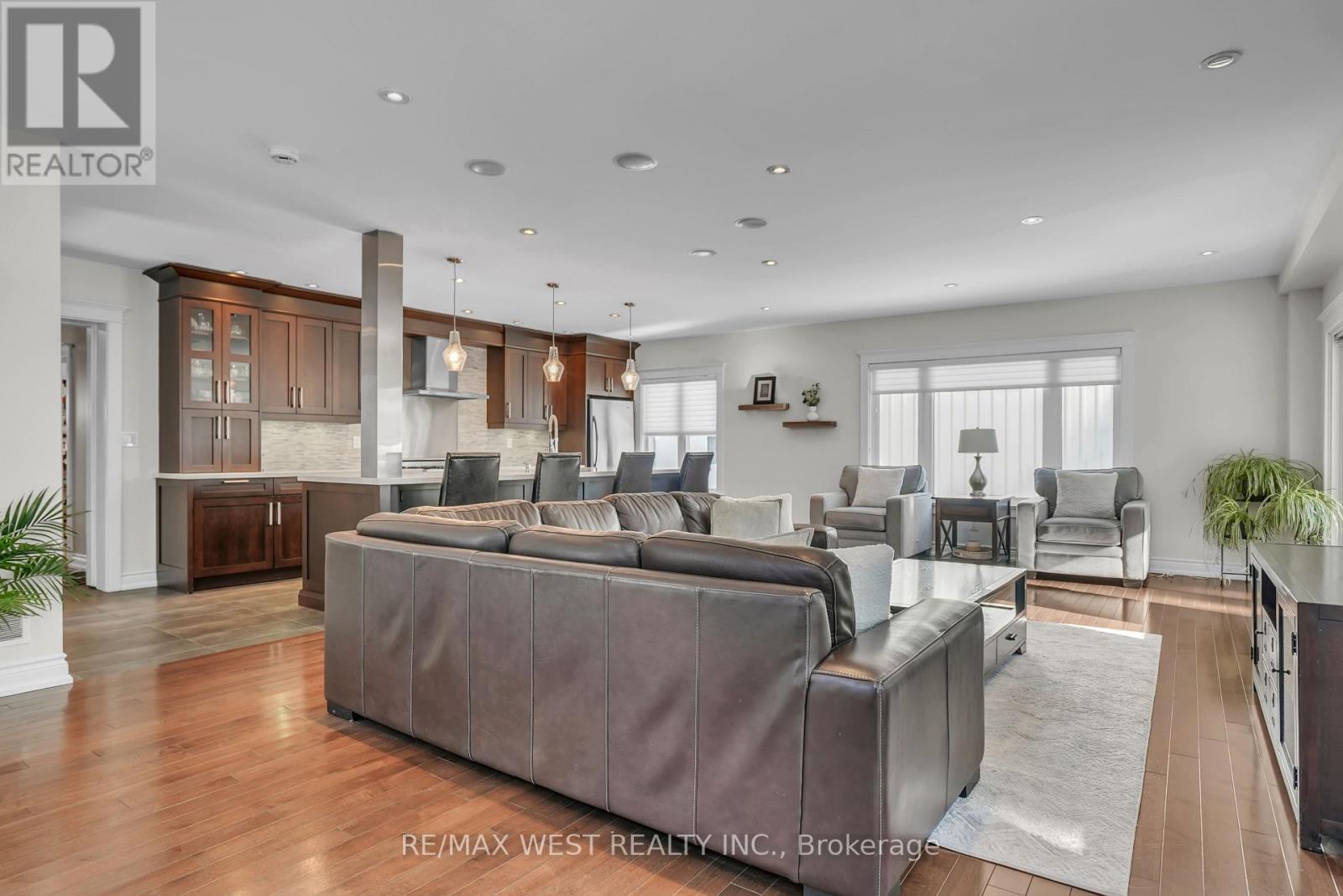 53 Metcalfe Street, Aurora, Ontario  L4G 1E5 - Photo 5 - N12730860