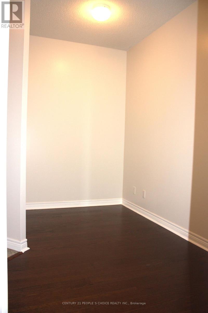 305 - 339 Rathburn Road W, Mississauga, Ontario  L5B 0K6 - Photo 10 - W12730740