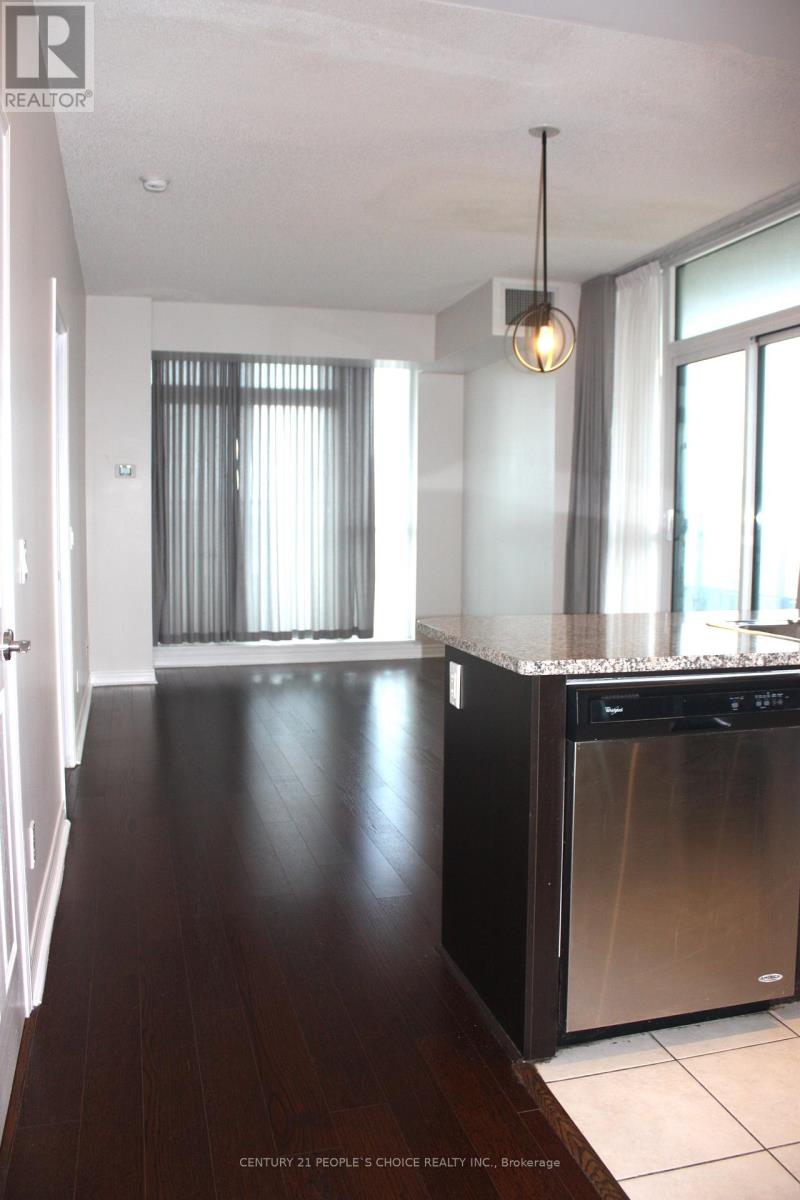 305 - 339 Rathburn Road W, Mississauga, Ontario  L5B 0K6 - Photo 4 - W12730740