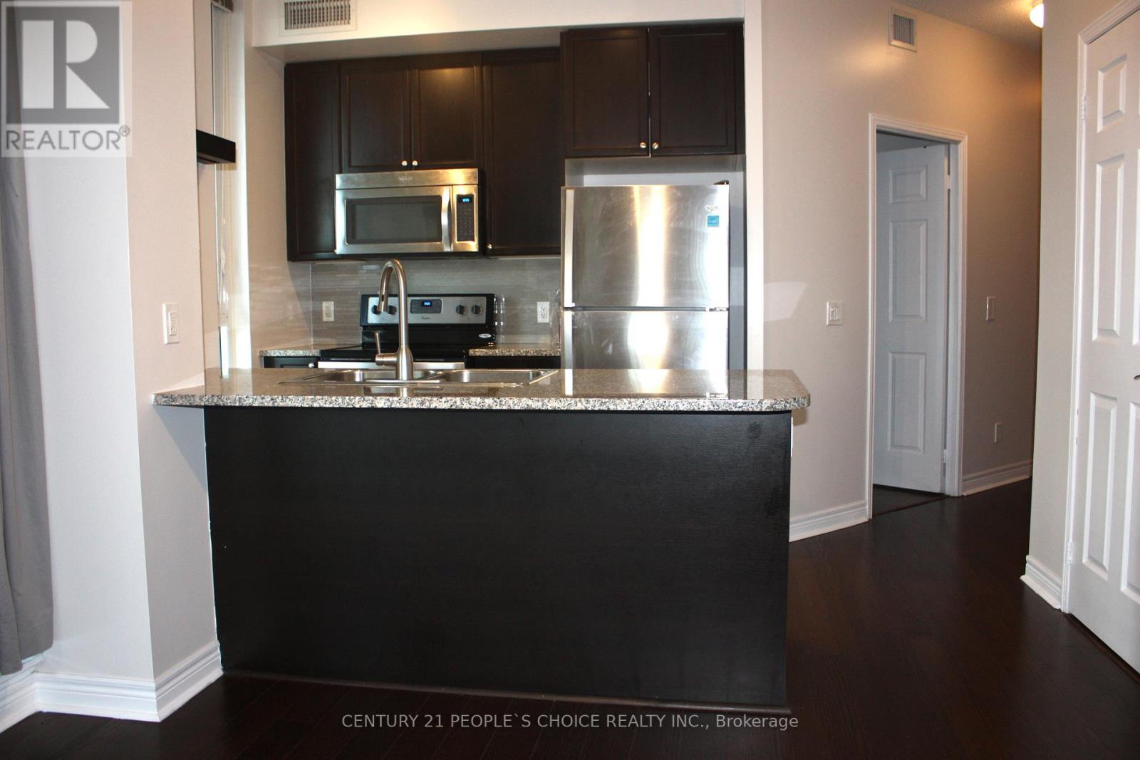 305 - 339 Rathburn Road W, Mississauga, Ontario  L5B 0K6 - Photo 7 - W12730740