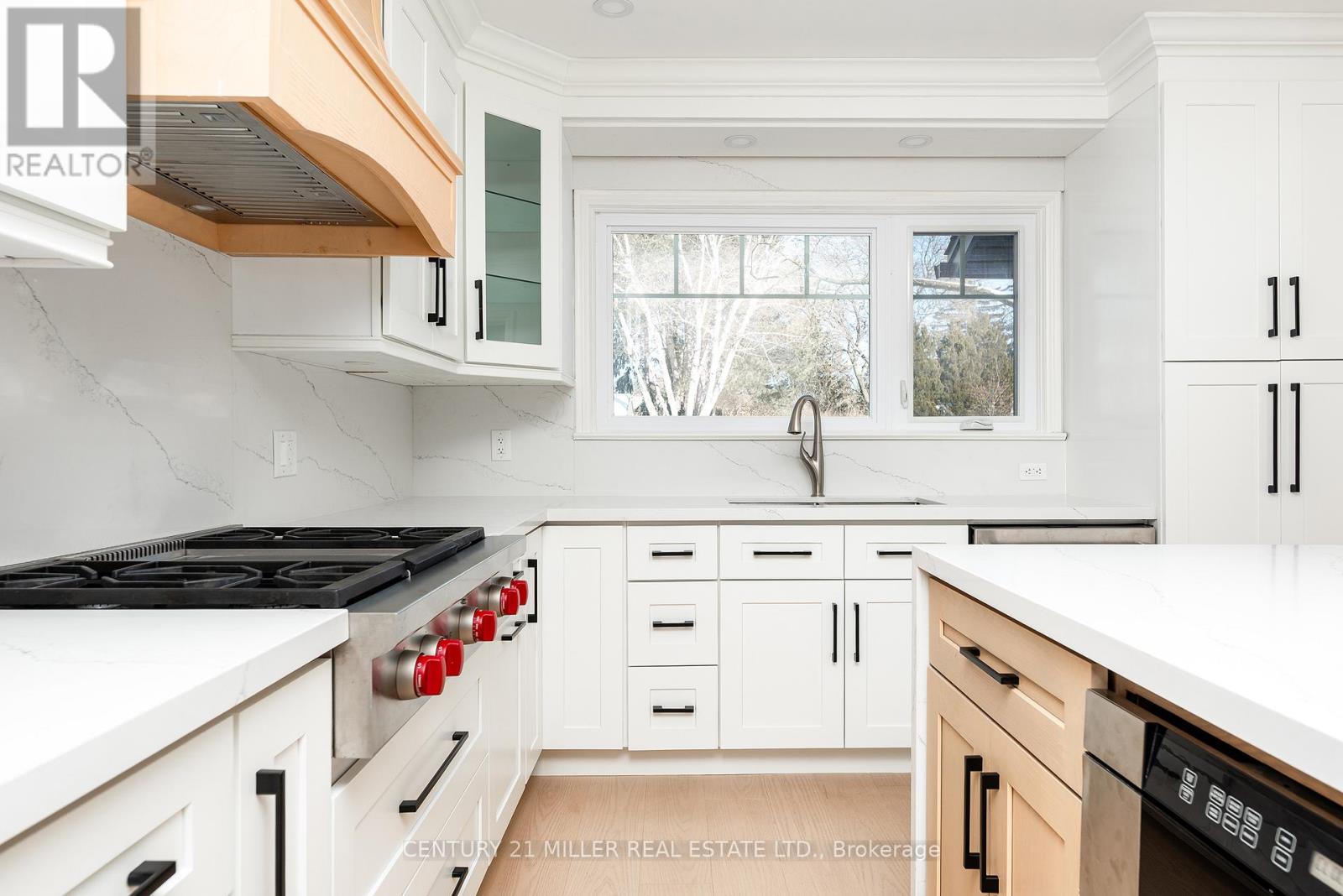 134 Abbey Court, Oakville, Ontario  L6J 4L1 - Photo 13 - W12730744