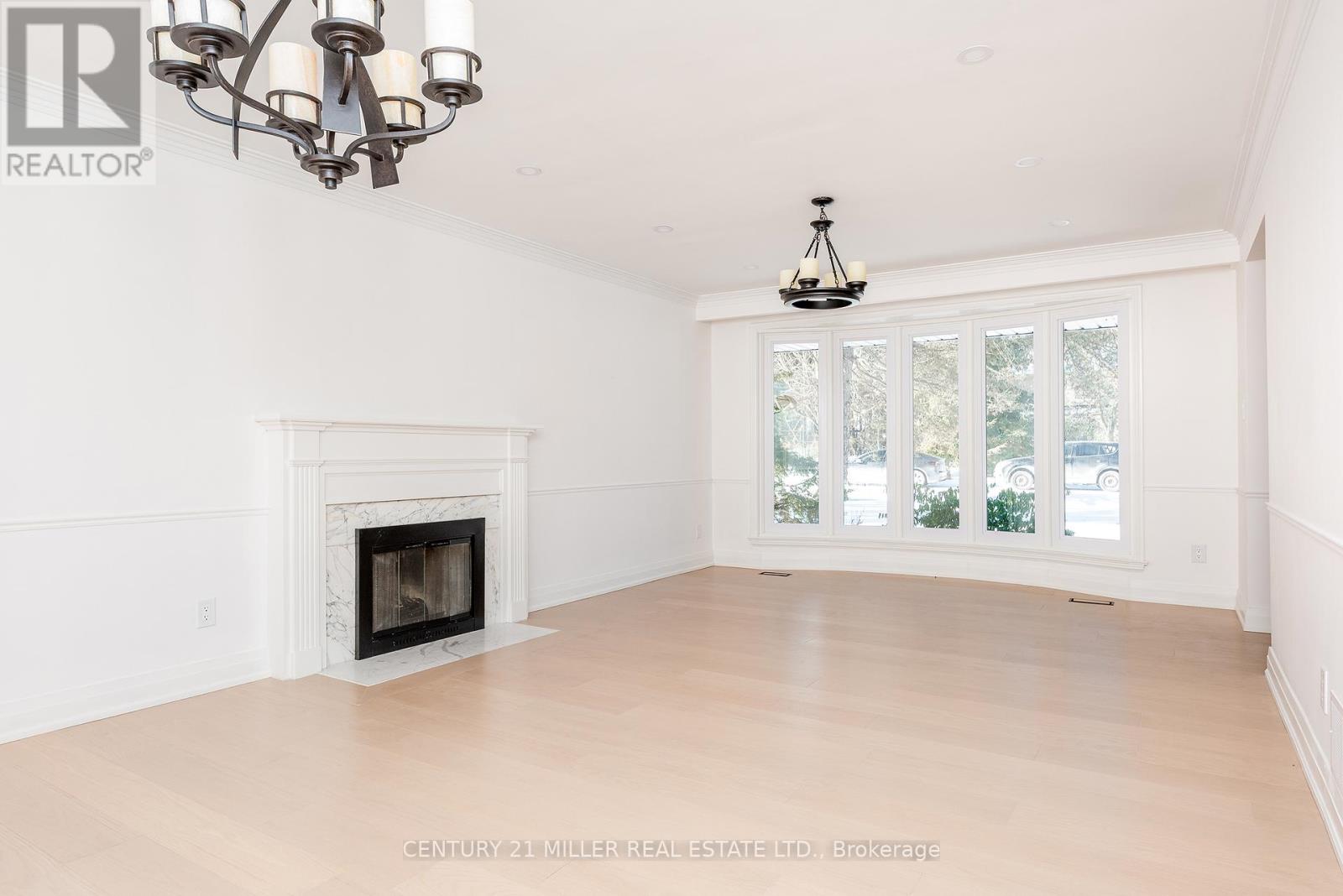 134 Abbey Court, Oakville, Ontario  L6J 4L1 - Photo 6 - W12730744