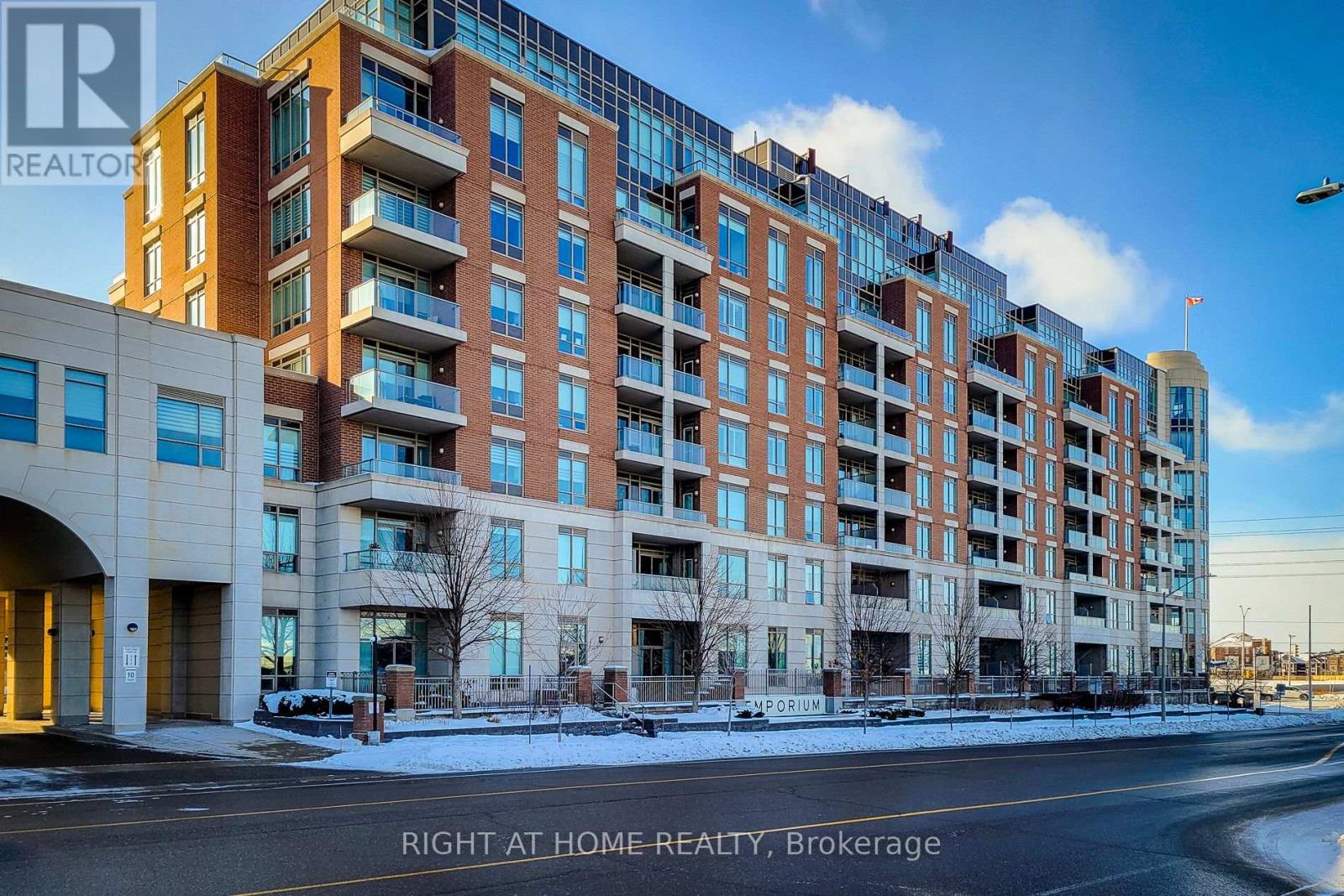 614 - 2480 Prince Michael Drive, Oakville, Ontario  L6H 0H1 - Photo 2 - W12730752