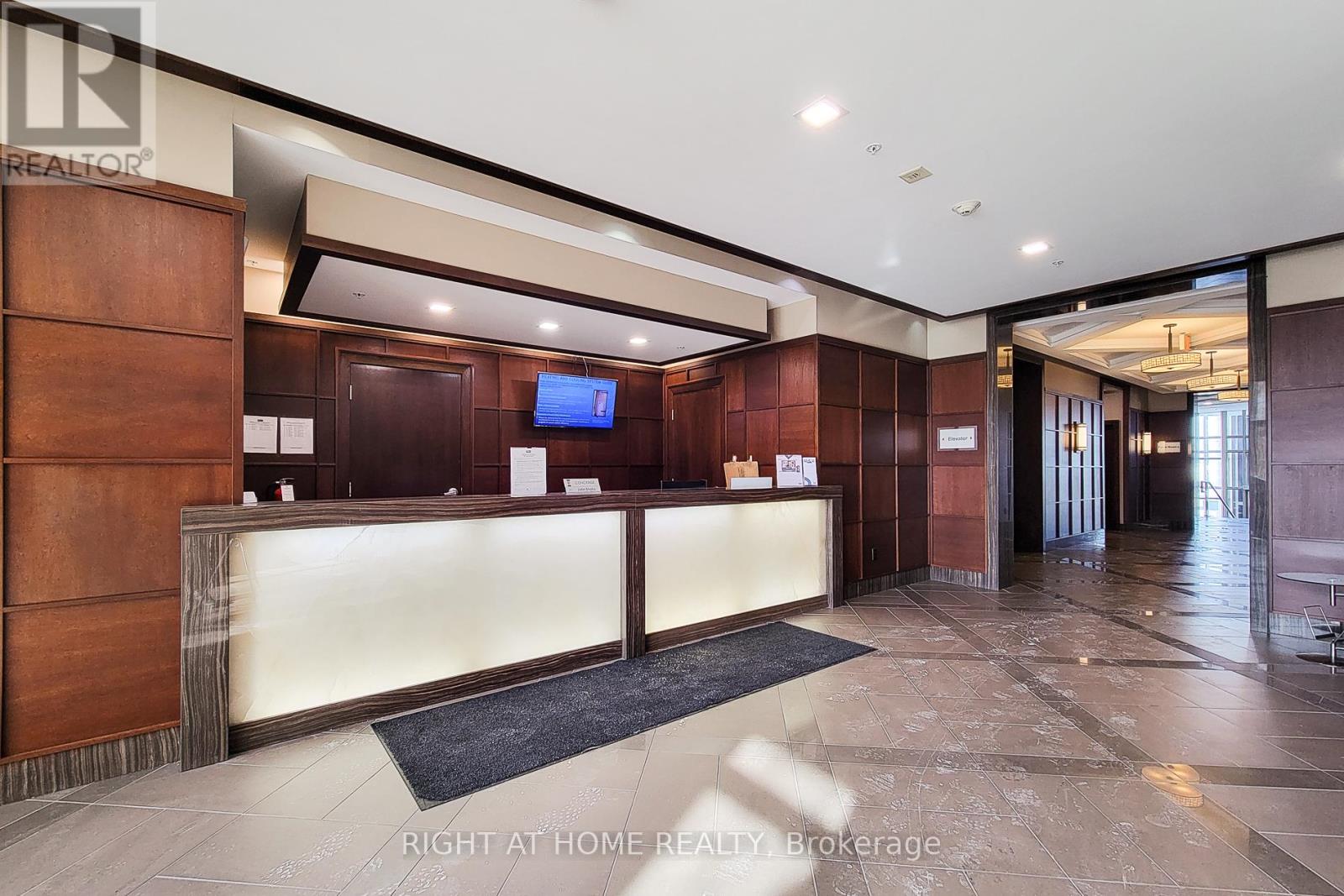 614 - 2480 Prince Michael Drive, Oakville, Ontario  L6H 0H1 - Photo 3 - W12730752