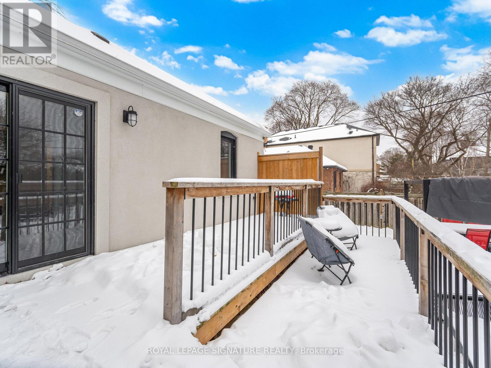 205 Prince Edward Drive S, Toronto, Ontario  M8Y 3X1 - Photo 42 - W12730798