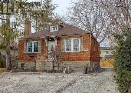 324 LAKESHORE ROAD E, Mississauga, Ontario