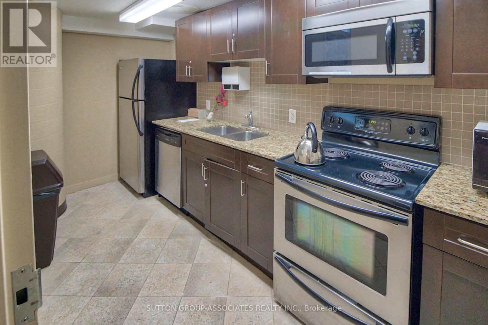 109 - 2 Fieldway Road, Toronto, Ontario  M8Z 0B9 - Photo 25 - W12730872