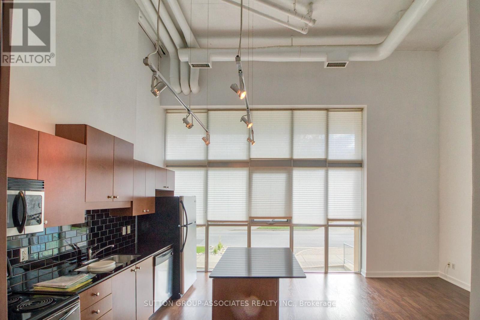 109 - 2 Fieldway Road, Toronto, Ontario  M8Z 0B9 - Photo 3 - W12730872