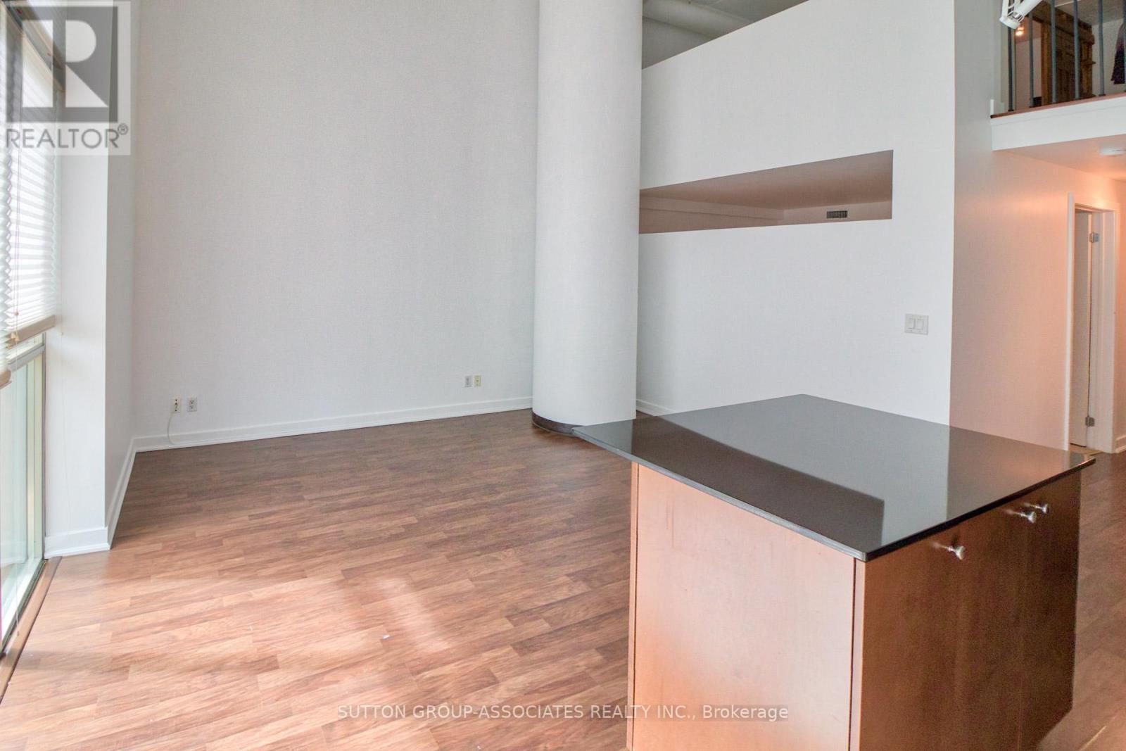 109 - 2 Fieldway Road, Toronto, Ontario  M8Z 0B9 - Photo 4 - W12730872