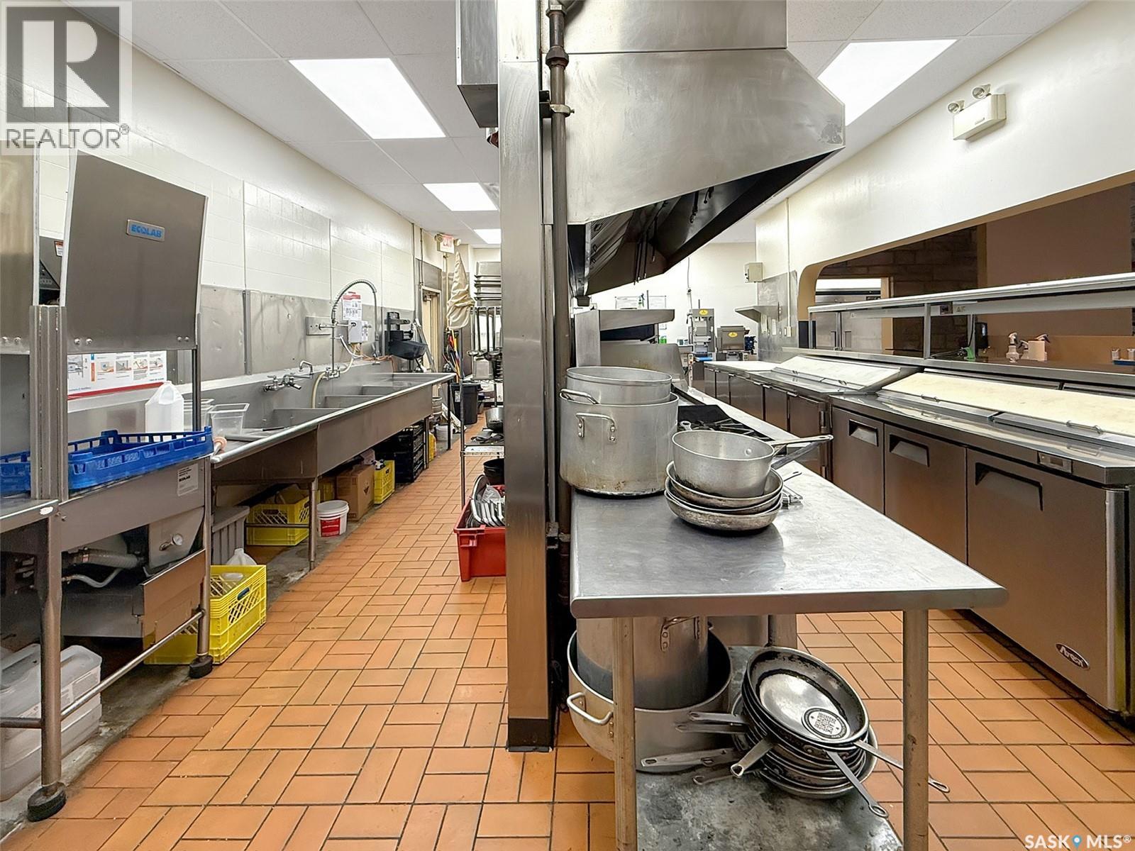 278 1st Avenue Ne, Swift Current, Saskatchewan  S9H 2B4 - Photo 24 - SK027421