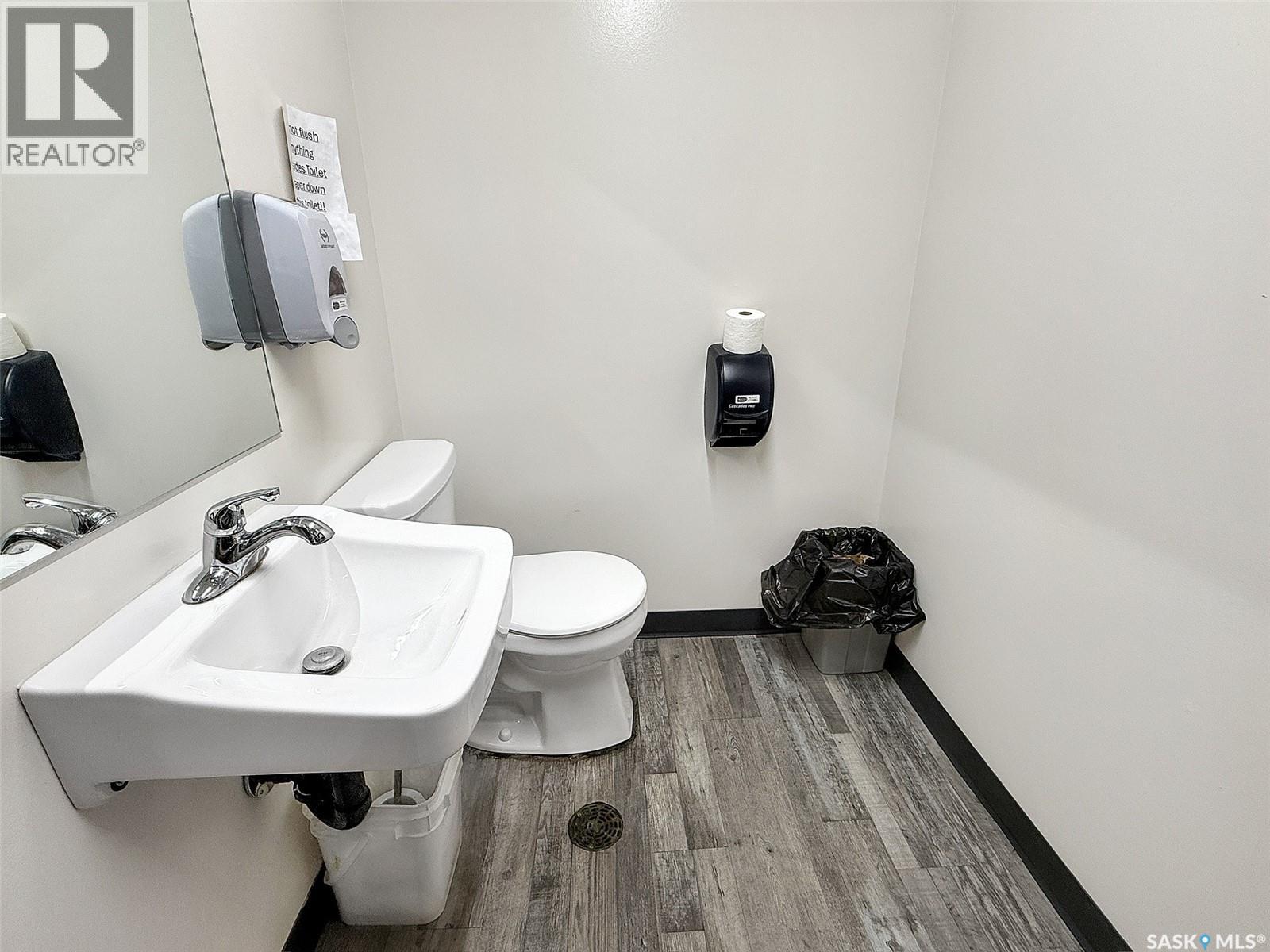 278 1st Avenue Ne, Swift Current, Saskatchewan  S9H 2B4 - Photo 32 - SK027412