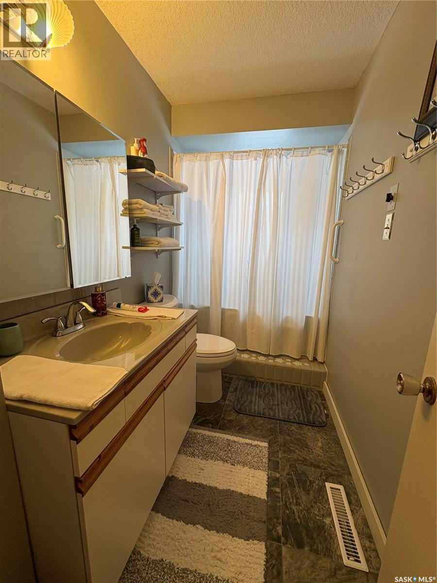 527 2nd Street Ne, Ituna, Saskatchewan  S0A 1N0 - Photo 21 - SK027395