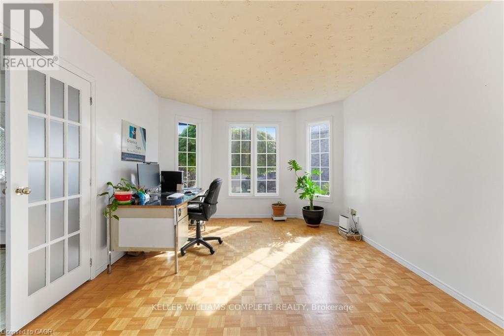 2 Morningstar Court, Hamilton, Ontario  L8W 3E1 - Photo 5 - X12730756