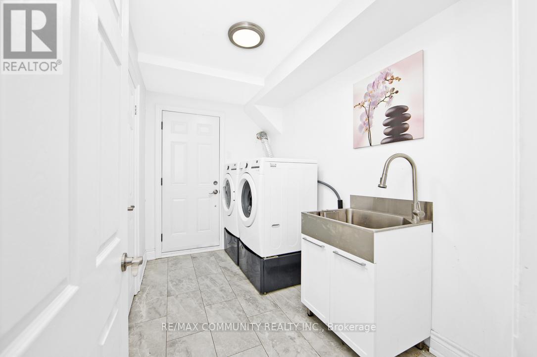 168 Kingslake Road, Toronto, Ontario  M2J 3G3 - Photo 18 - C12730494