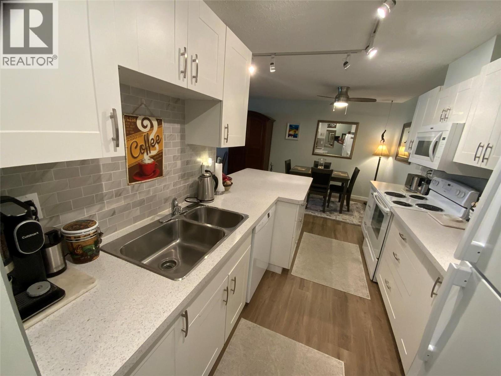 740 Winnipeg Street Unit# 104, Penticton, British Columbia  V2A 5N3 - Photo 2 - 10373946