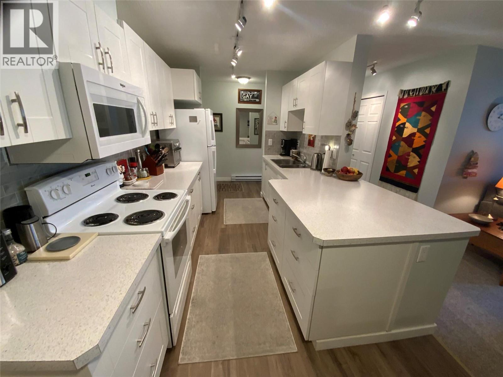 740 Winnipeg Street Unit# 104, Penticton, British Columbia  V2A 5N3 - Photo 3 - 10373946