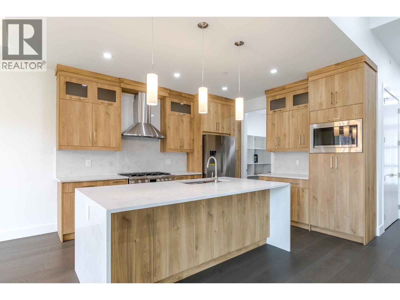 5586 Nixon Road, Summerland, British Columbia  V0H 1Z9 - Photo 8 - 10373919