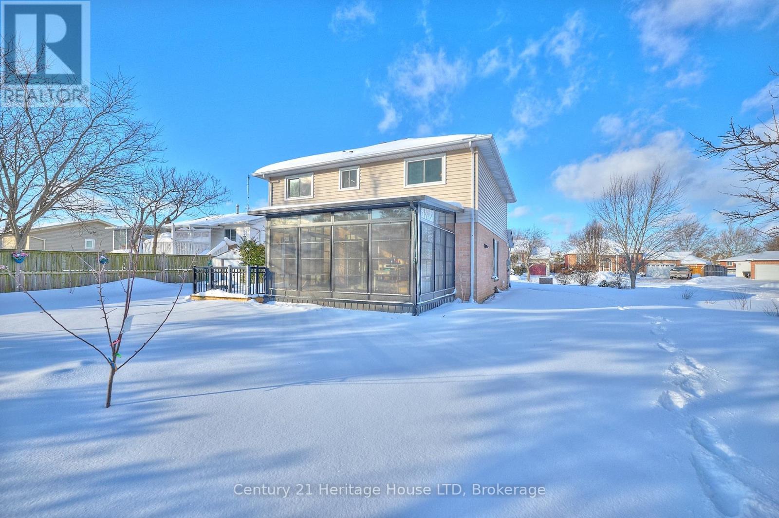 3722 Sussex Lane, Fort Erie, Ontario  L0S 1S0 - Photo 2 - X12730892