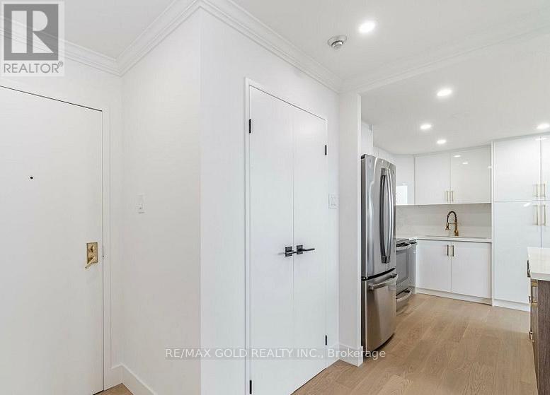 2108 - 3700 Kaneff Crescent, Mississauga, Ontario  L5A 4B8 - Photo 12 - W12730556