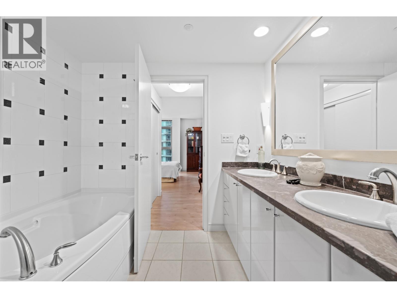 605 1680 Bayshore Drive, Vancouver, British Columbia  V6G 3H6 - Photo 15 - R3083269