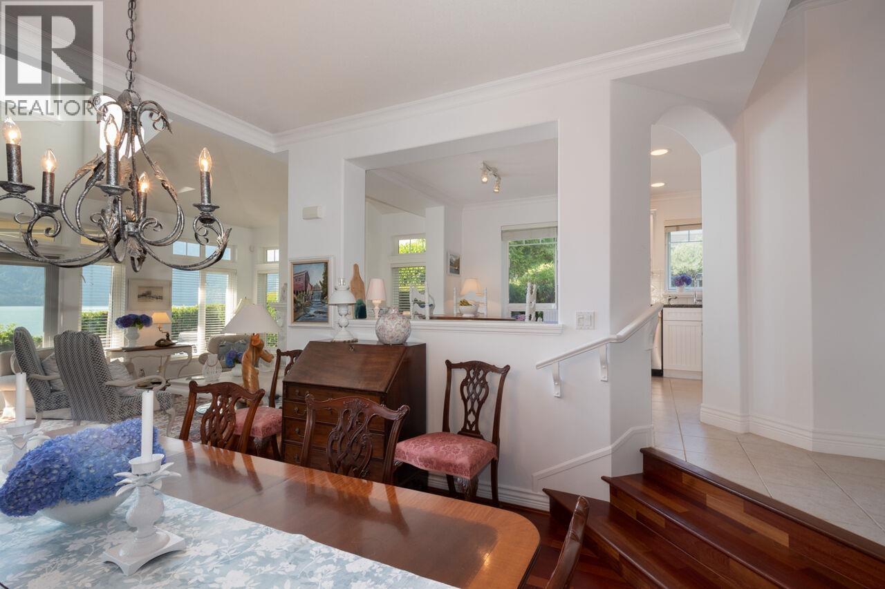 15 Beach Drive, Furry Creek, British Columbia  V8B 1A2 - Photo 12 - R3083274