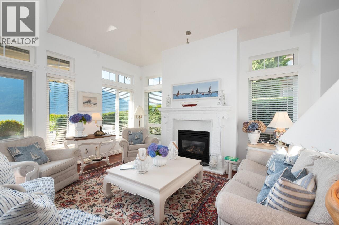 15 Beach Drive, Furry Creek, British Columbia  V8B 1A2 - Photo 3 - R3083274