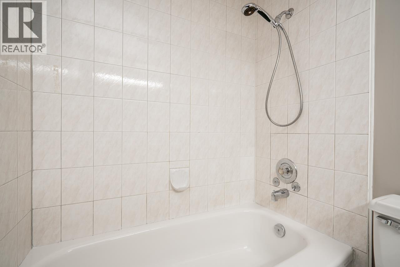 319 9847 Manchester Drive, Burnaby, British Columbia  V3N 4P4 - Photo 17 - R3083284