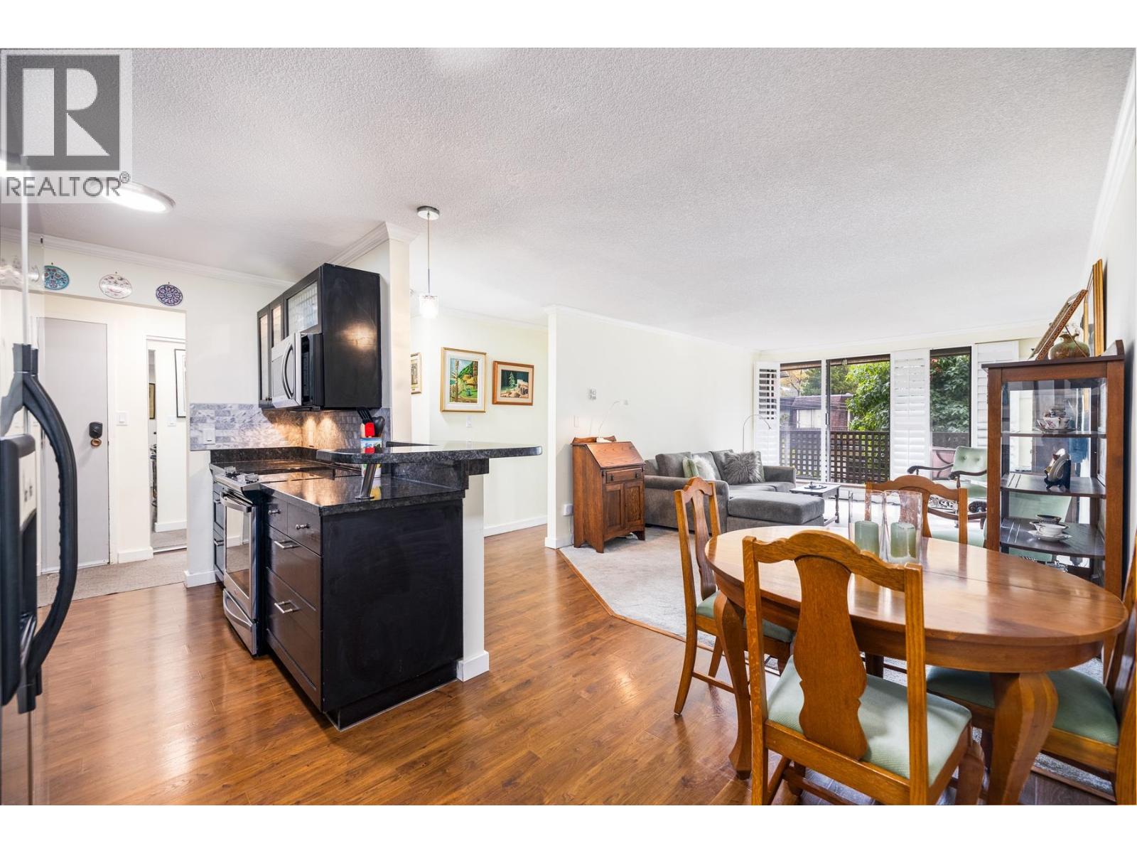 209 141 W 13th Street, North Vancouver, British Columbia  V7M 1N5 - Photo 10 - R3083302