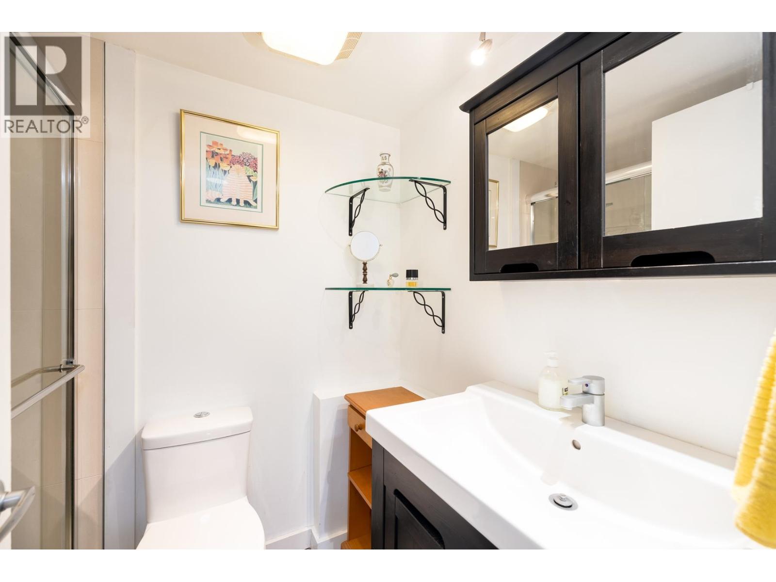 209 141 W 13th Street, North Vancouver, British Columbia  V7M 1N5 - Photo 16 - R3083302