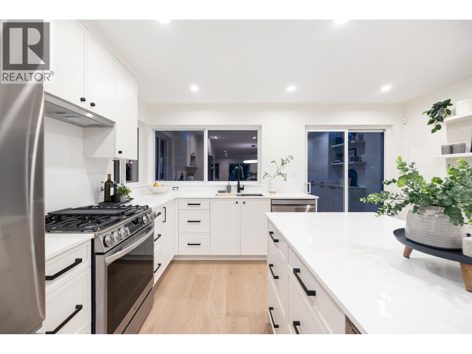 2654 Masefield Road, North Vancouver, British Columbia  V7K 1Z9 - Photo 15 - R3083285