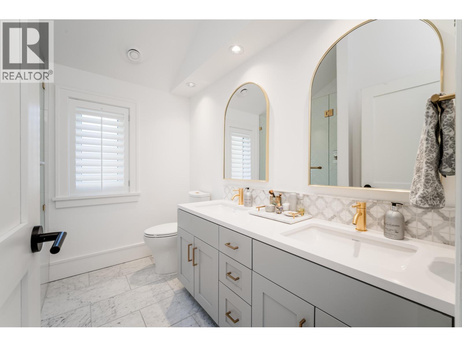 2040 W 58th Avenue, Vancouver, British Columbia  V6P 1X4 - Photo 15 - R3083312