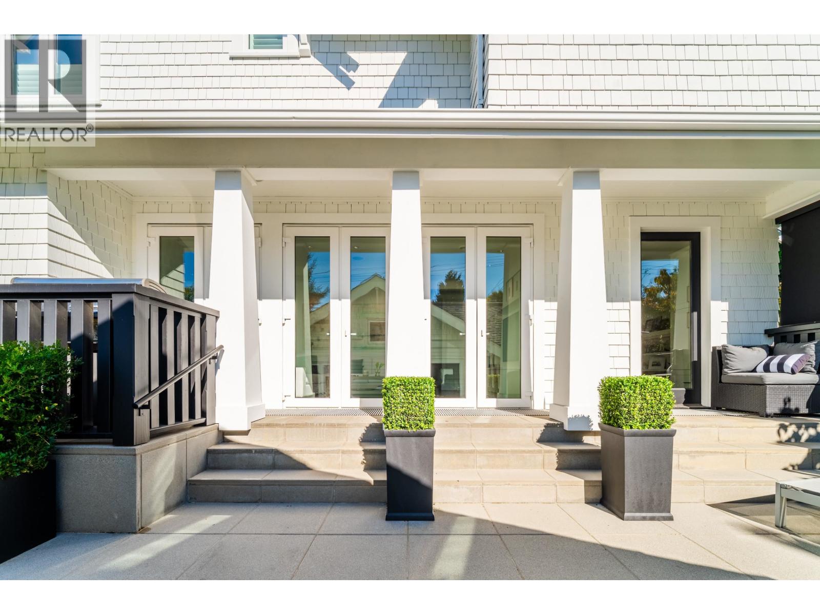 2040 W 58th Avenue, Vancouver, British Columbia  V6P 1X4 - Photo 37 - R3083312