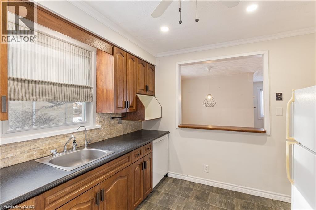 69 Lowrey Avenue N, Cambridge, Ontario  N1R 5A4 - Photo 8 - 40800989