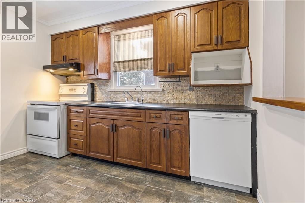 69 Lowrey Avenue N, Cambridge, Ontario  N1R 5A4 - Photo 5 - 40800989