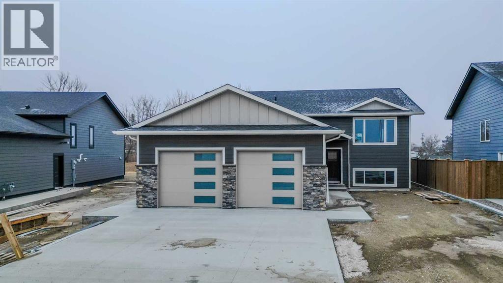 327 9 Street N, Picture Butte, Alberta  T0K 1V0 - Photo 1 - A2274684