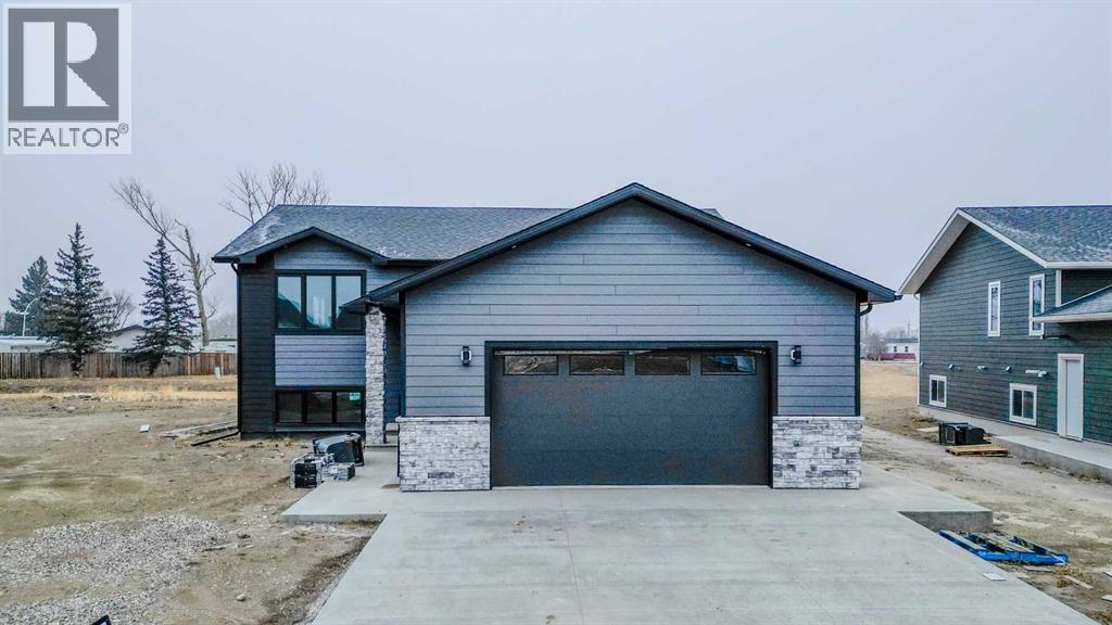 329 9 Street N, Picture Butte, Alberta  T0K 1V0 - Photo 1 - A2274685