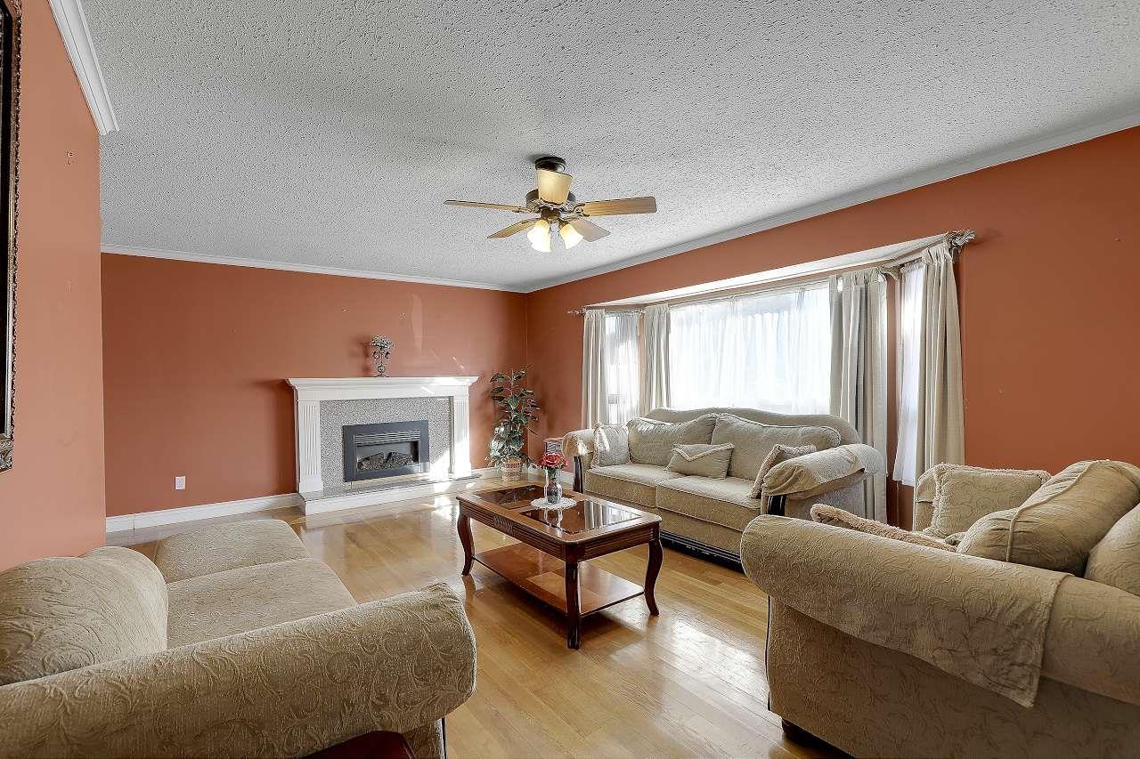 8947 Ursus Crescent, Surrey, British Columbia  V3V 6L3 - Photo 2 - R3083207