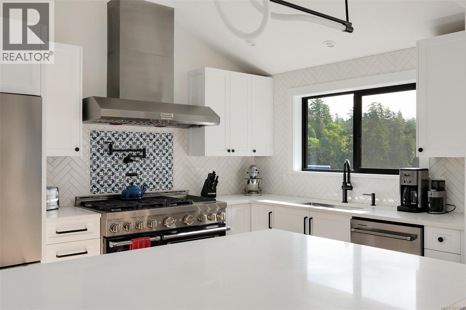 8 Woodville Pl, View Royal, British Columbia  V9B 1E6 - Photo 7 - 1024298