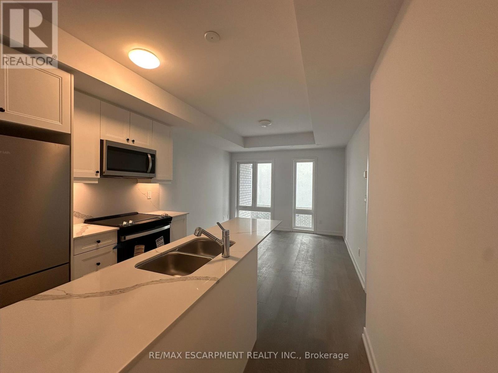 305 - 5 Bancroft Lane, Richmond Hill, Ontario  L4E 1M1 - Photo 4 - N12730888