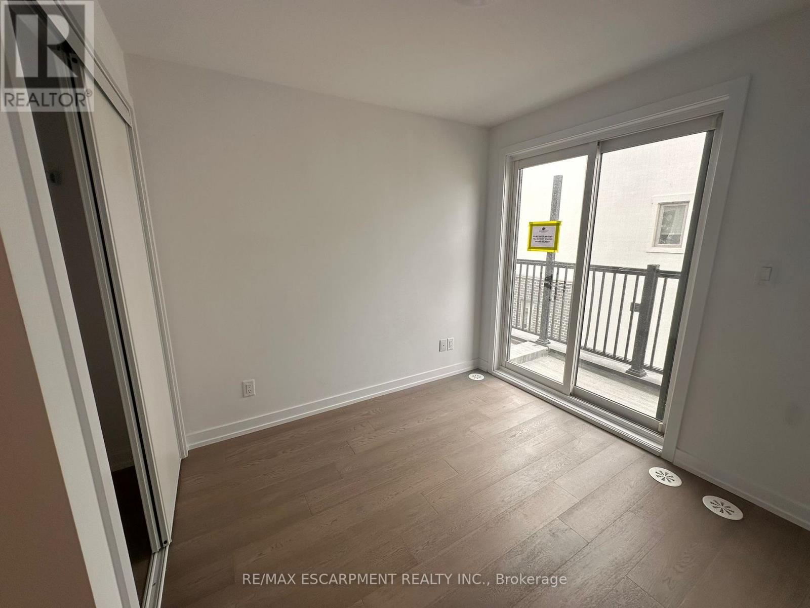 305 - 5 Bancroft Lane, Richmond Hill, Ontario  L4E 1M1 - Photo 5 - N12730888