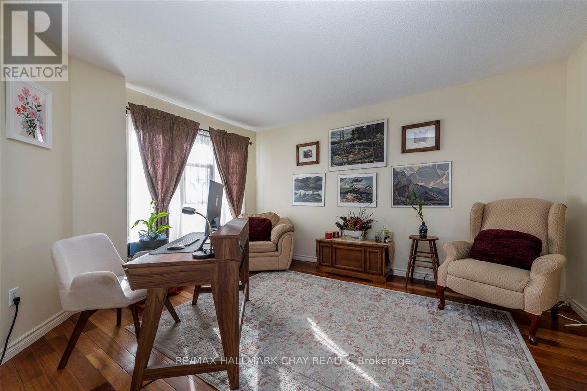 13 Teal Place, Barrie, Ontario  L4N 8W1 - Photo 2 - S12730894