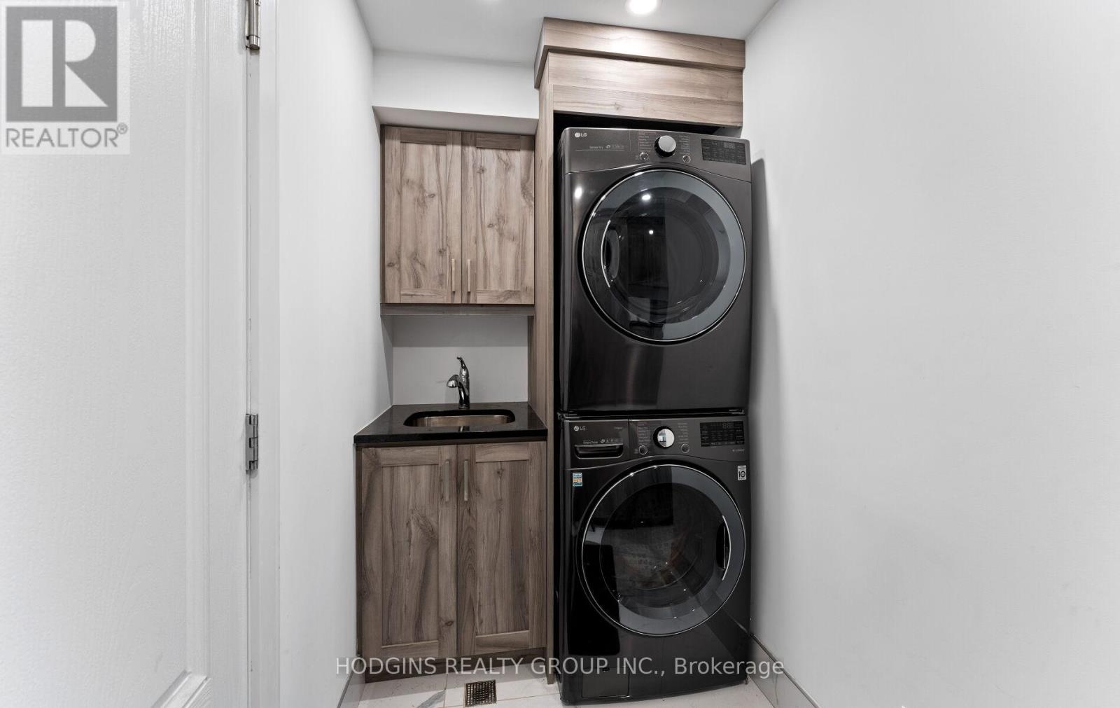 1670 Caverly Court, Mississauga, Ontario  L5L 3L7 - Photo 21 - W12730912